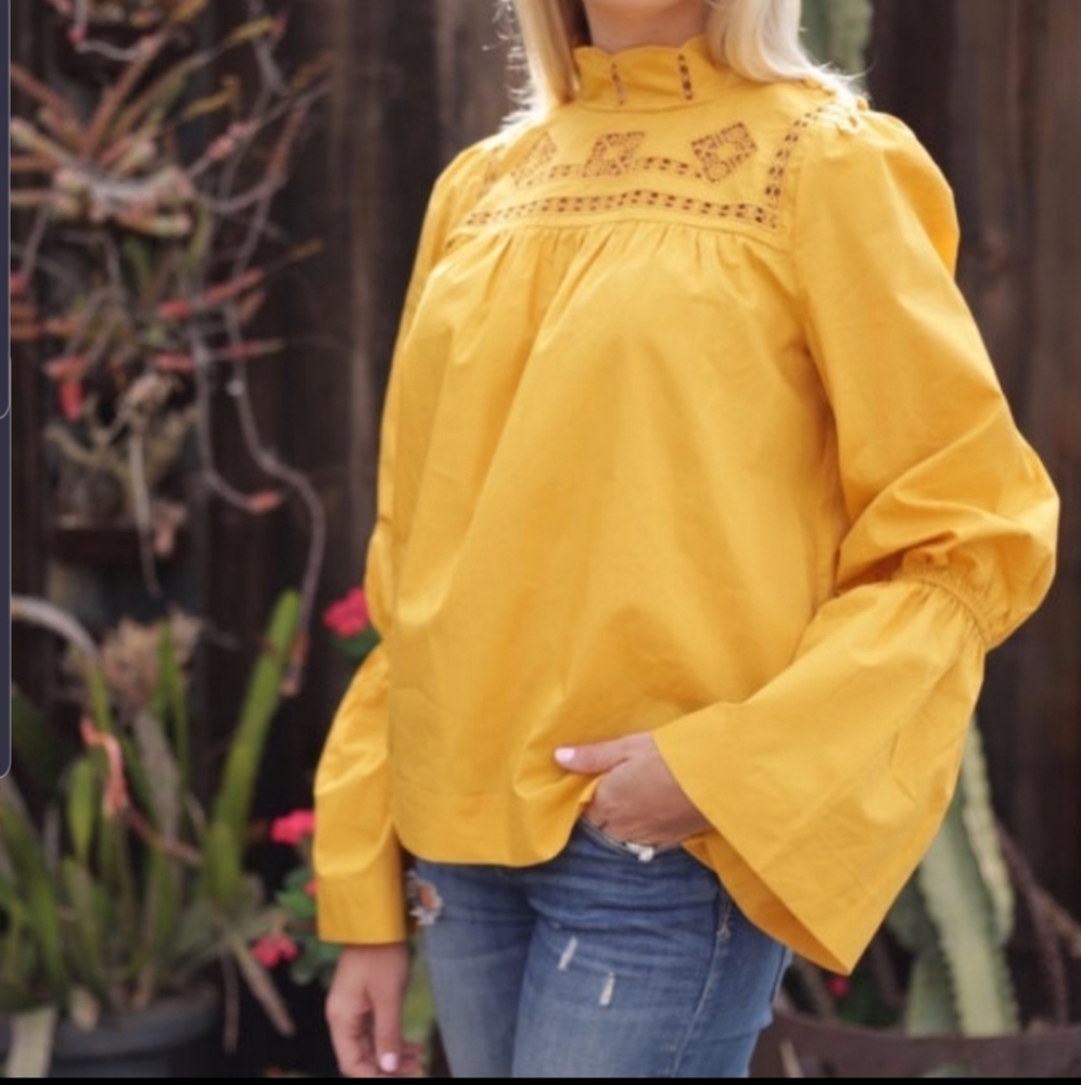 Free people peasant top.